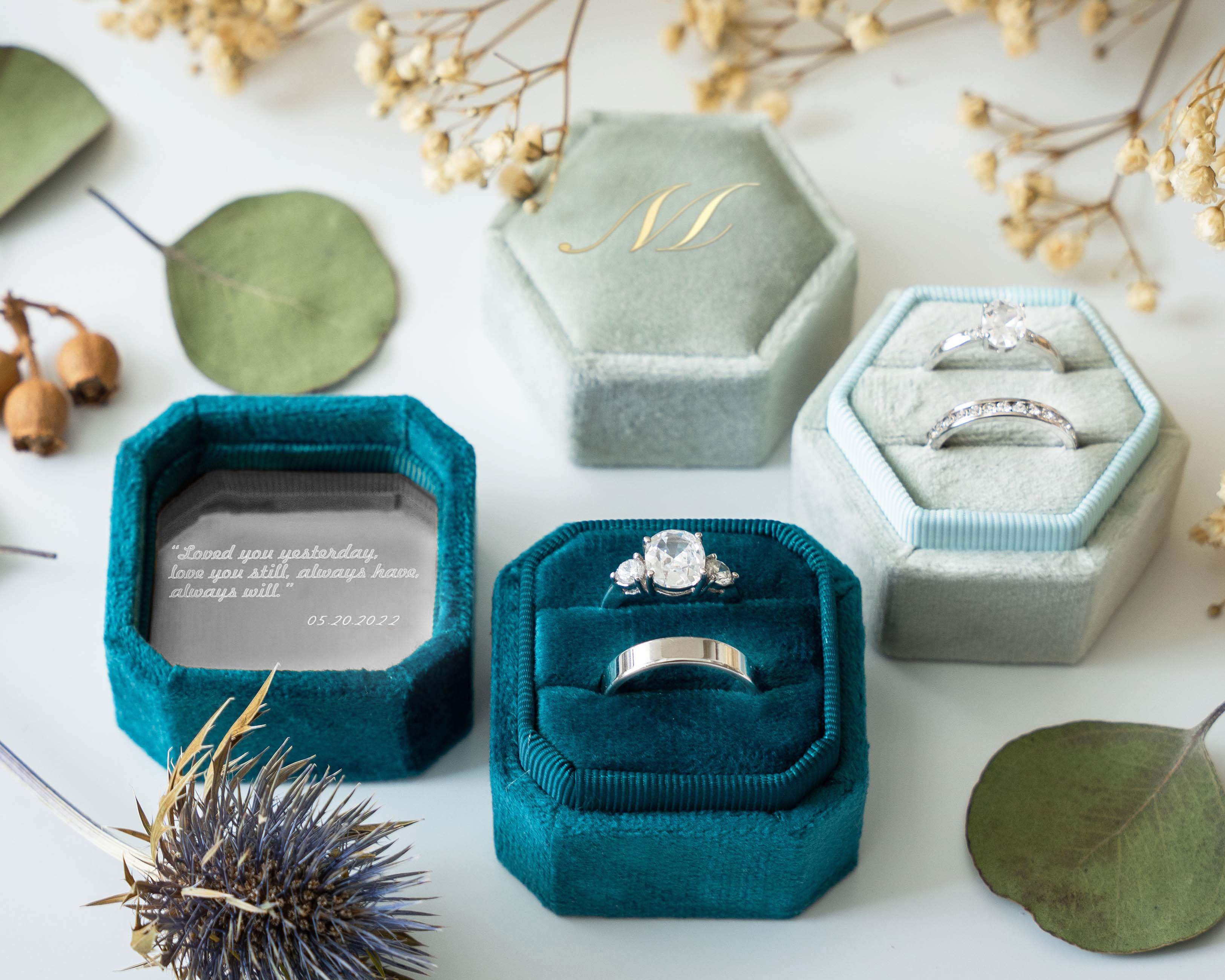 Double Slot Octagon Velvet Ring Box