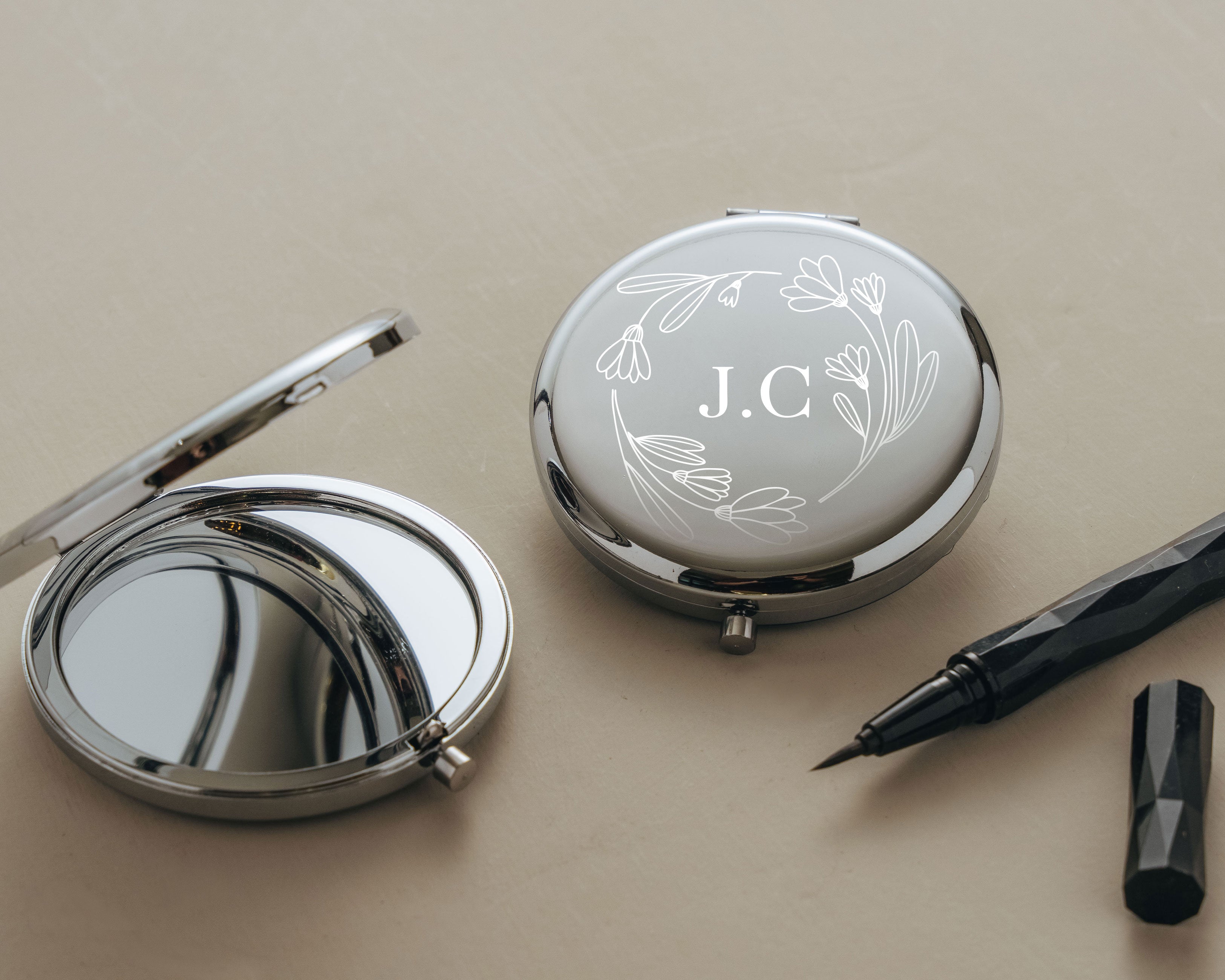 Compact Mirror with Name Design 1