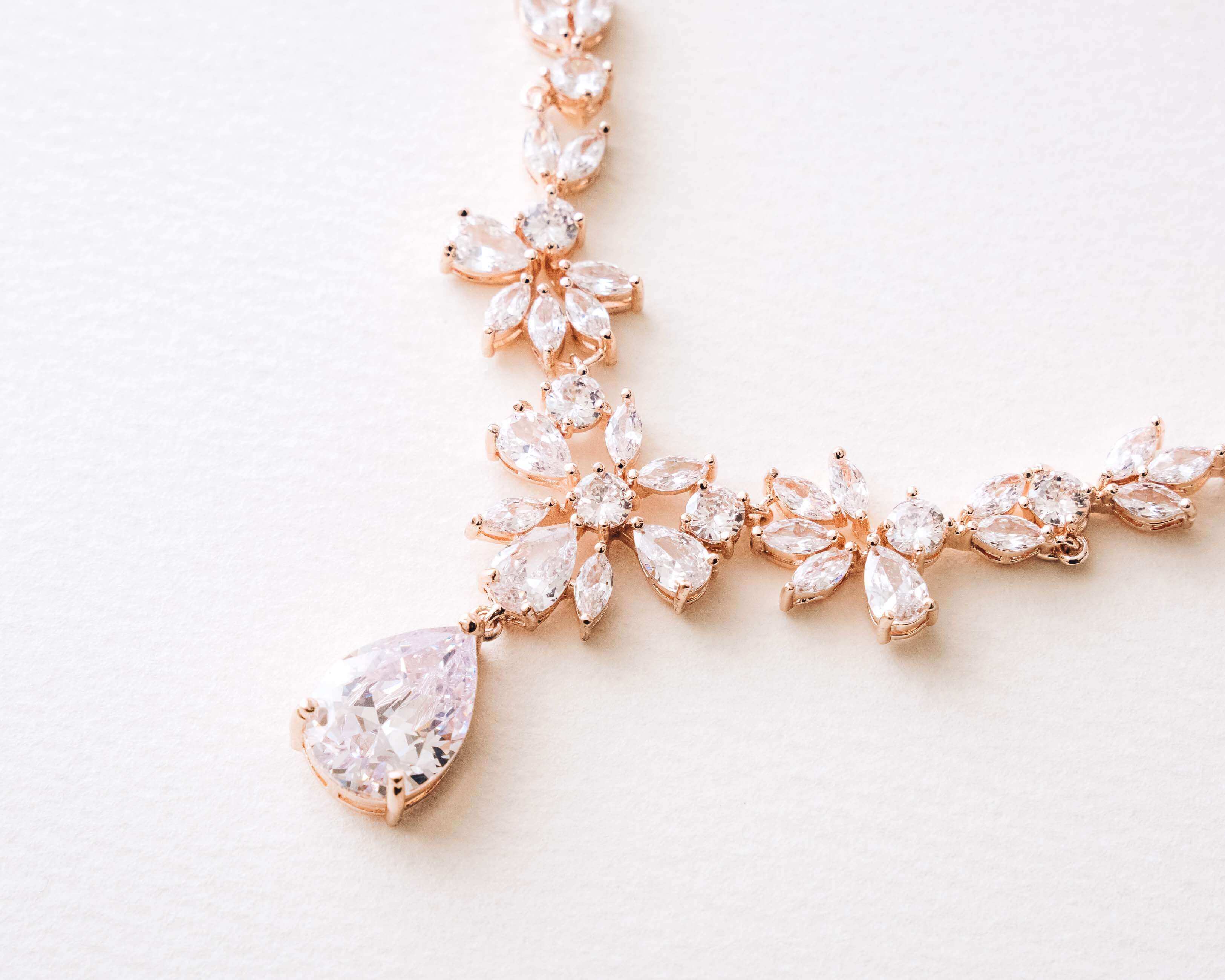 Rosegold Crystal Bridal Necklace Earrings Set - The perfect wedding jewelry.