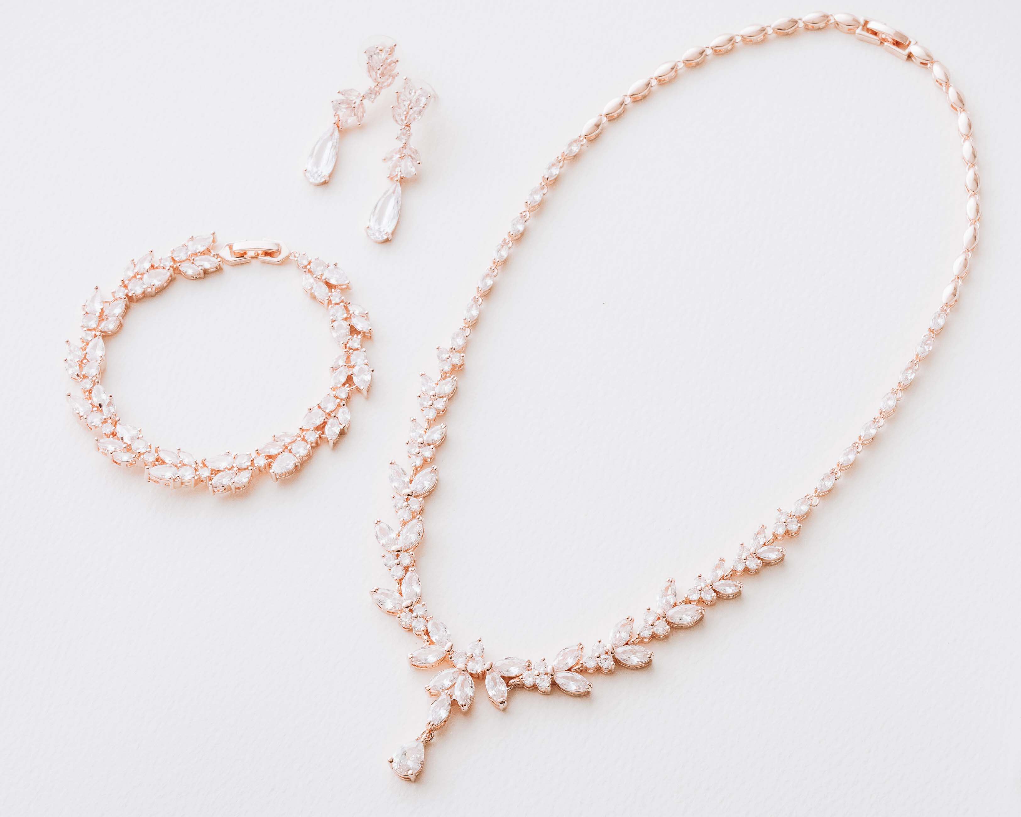 Rosegold Wedding Jewelry Set - The perfect Bridal Accessories.