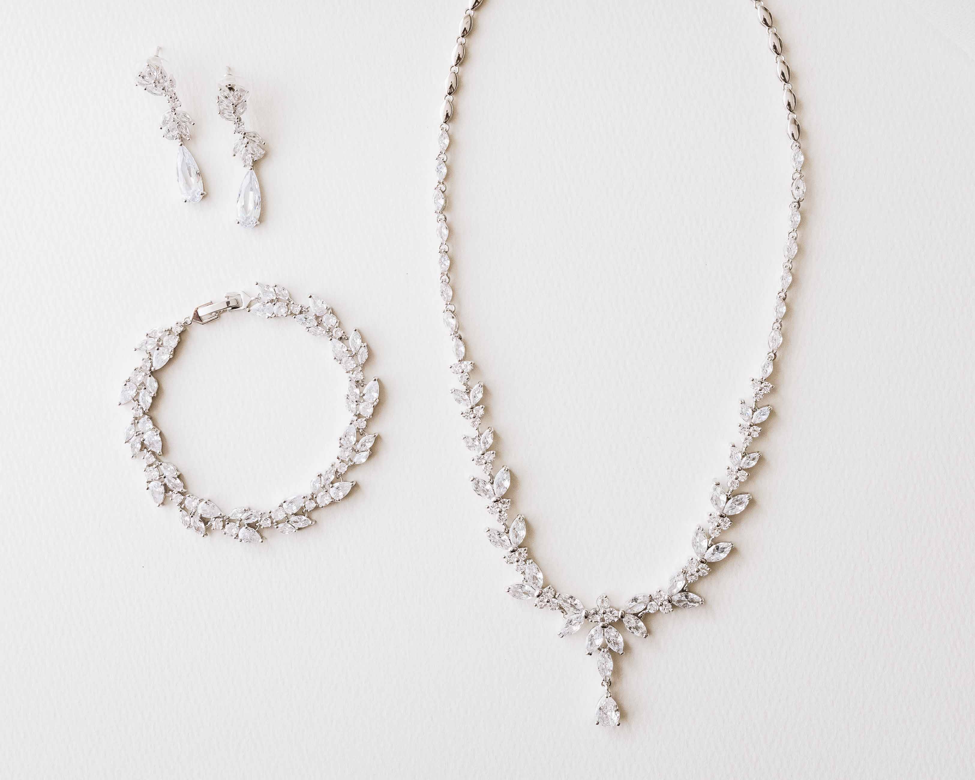 Silver Wedding Jewelry Set - The perfect Bridal Accessories.